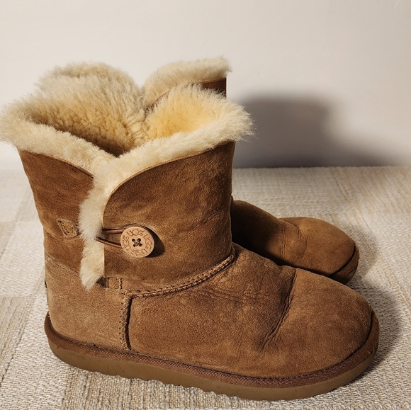 UGG Bailey Boots Women's Sz 6/7 Camel - Picture 1 of 6